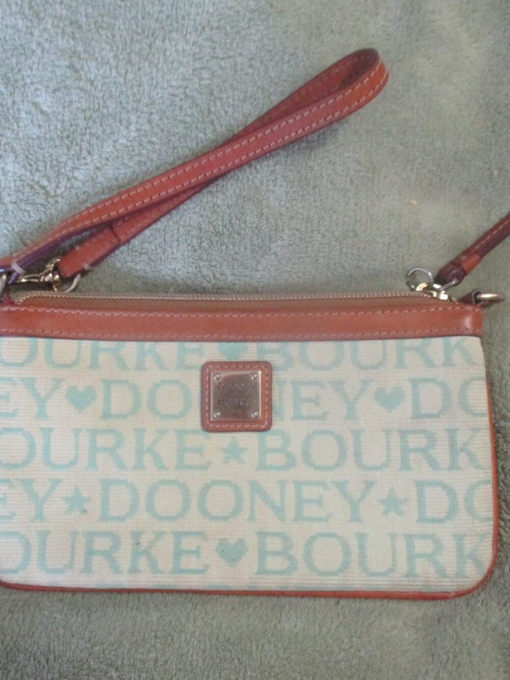 DOONEY & BOURKE Wristlet Signature Bag